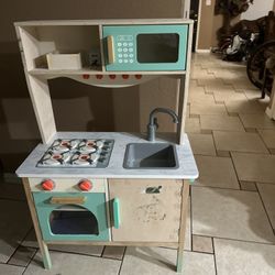 Play Kitchen 