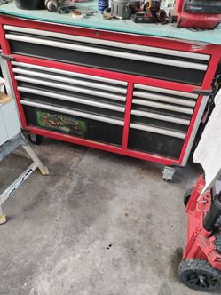 Milwaukee 12 drawers  tool chest