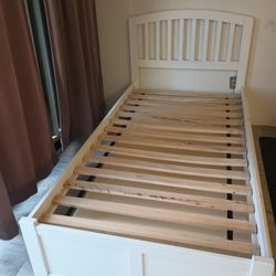 Twin Trundle bed (Double Bed)