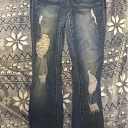 Refuge Distressed Jeans