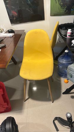 yellow chair + wood table