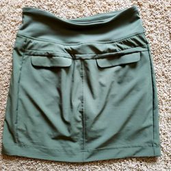Green Athletic Women's Shirt With Shorts