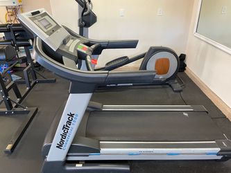 *** FREE *** NordicTrack Commercial 1500 Treadmill