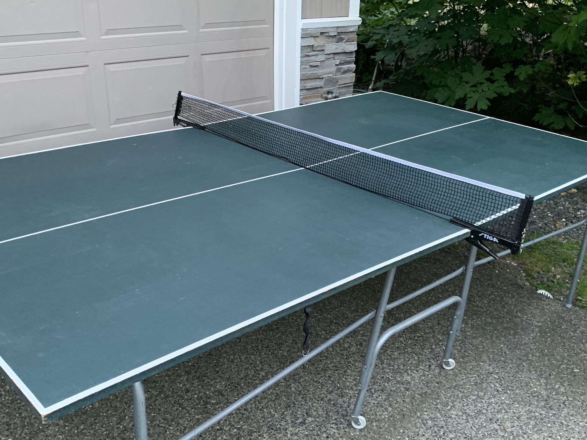 Ping Pong Table w/Stiga Net
