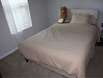 Full size bed+mattress & small microwave