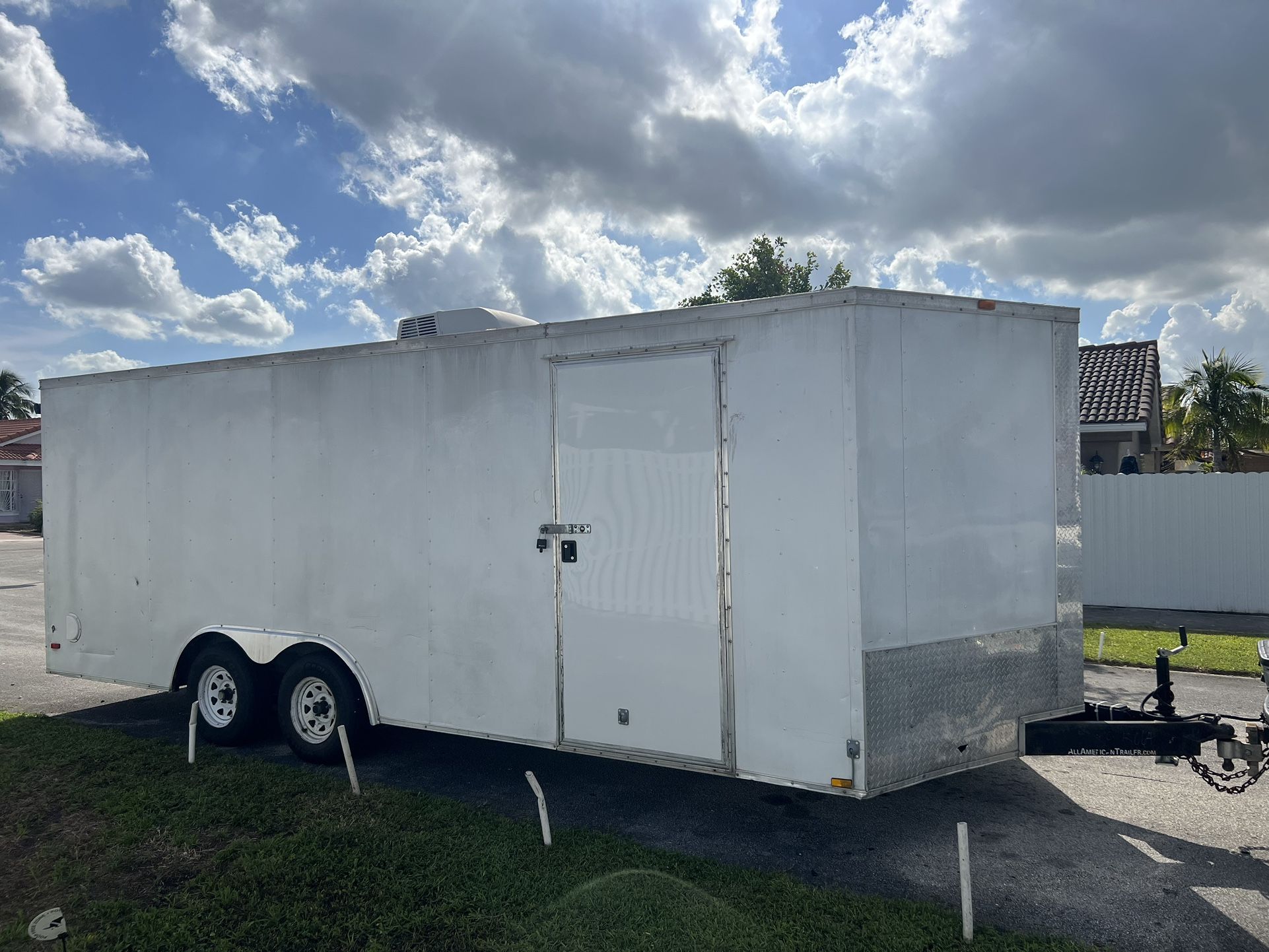 Inclosed Car Hauler Trailer for Sale in Hialeah, FL OfferUp