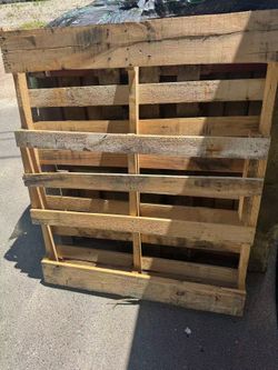 FREE wood pallets