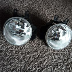 Toyota 4Runner OEM fog lights (pair)