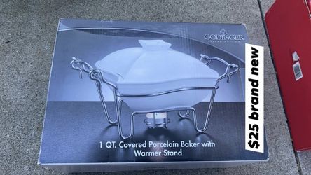 Godinger 1vQuart Covered Godinger Covered  Round Porcelain Baker with Warmer Stand