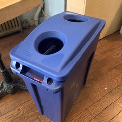 Rubbermaid Slim Jim Plastic Garbage Can With Recycle Bin Lid