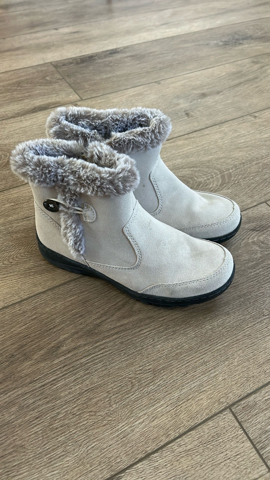 Khombu womens  Snow Boots Sz 9