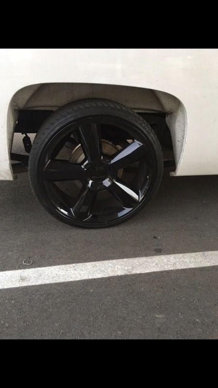 Ltz Tahoe 24 rims los cambio por unos dub ballers 24 color silver/ trade