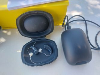 REXTON M-CORE R-LI WITH CONEXX CHARGING STATION.NEVER BEEN USE.FOR PEOPLE WITH HEARING PROBLEMS $250
