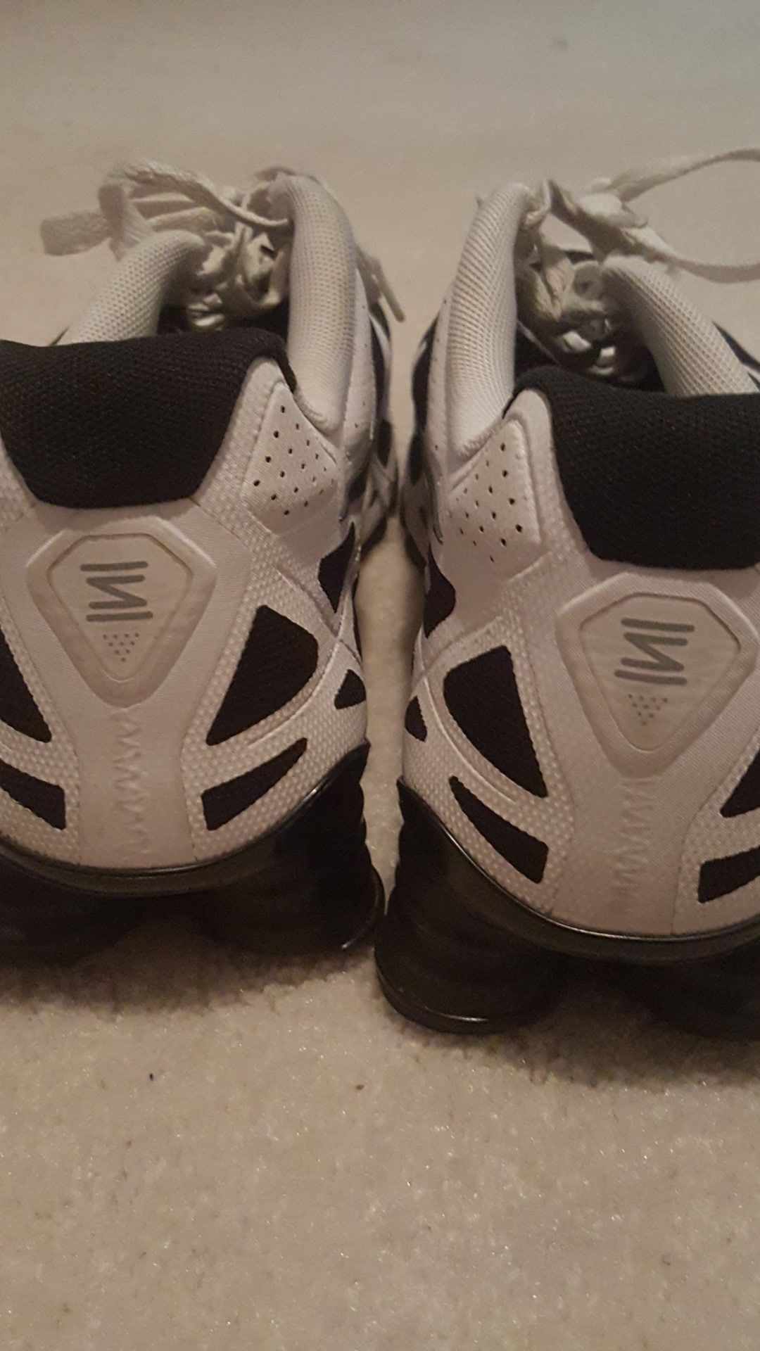 Nike shox size 13 2025