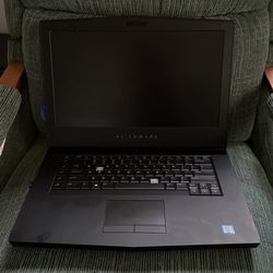Alienware R15 R3