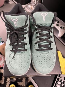 Kobe IV Protor Girl Dad Size 8 New