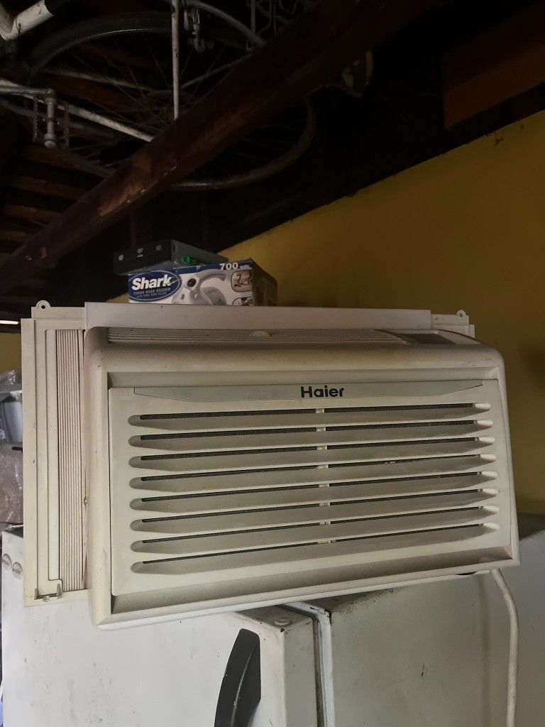Window Air Conditioner. Works great