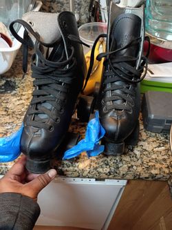 Black Leather High-Top Roller Skates 🛼