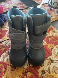 Botas De Nieve Y Chamarras