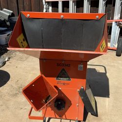 Bearcat Wood Chipper