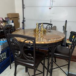 Dinning Room Table and 4 Chairs 
