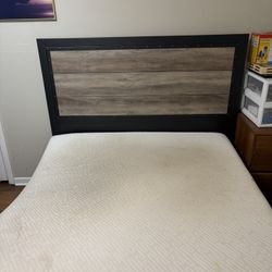 Queen Size Bed With Mattress 