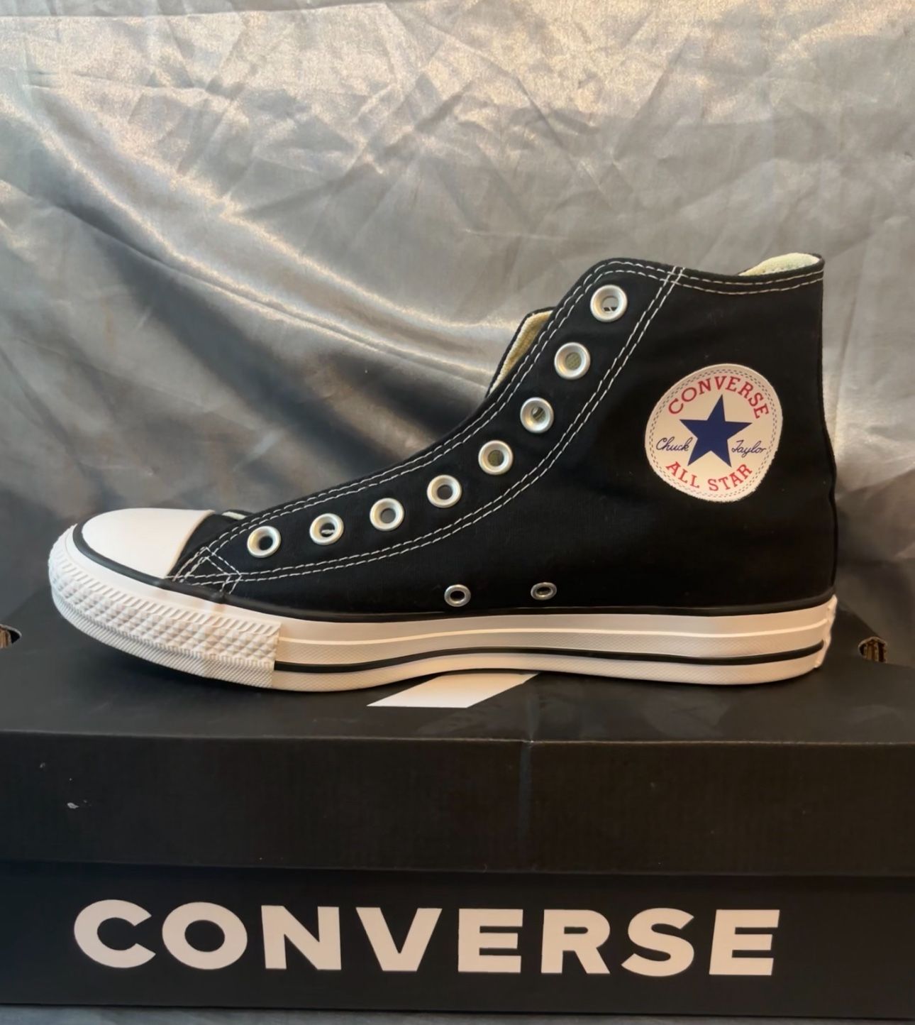 All-star Chuck Taylor Hightop Converse