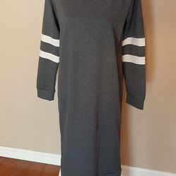 Trendy Sweatshirt Style Maxi Dress Sz 6