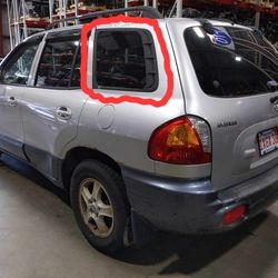 Hyundai Santa Fe Quarter Glass