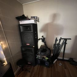 DJ/BAND SPEAKERS +Full Drum Set!! 