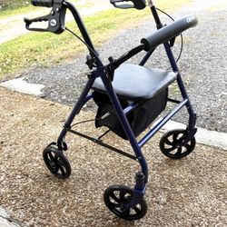 ROLLATOR WALKER