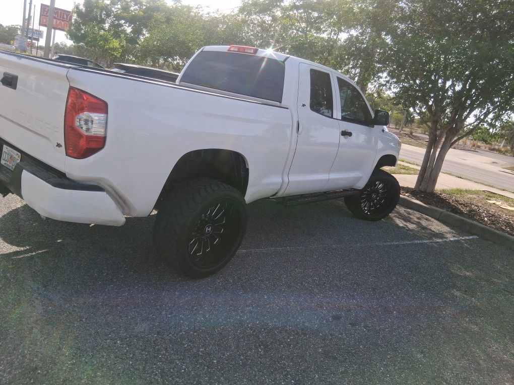 2017 Toyota Tundra