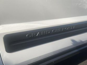 2005 Jeep Grand Cherokee Thumbnail