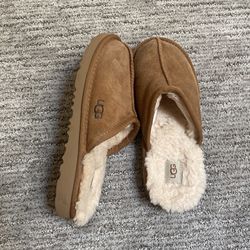 Ugg Kids slippers Size 3