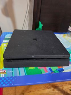 Sony PlayStation 4 Slim 500GB con Control Inalámbrico, Negro