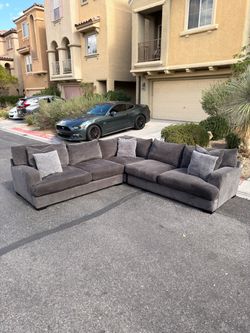 ‼️ FREE DELIVERY ‼️ Charcoal Gray L-Shaped Sectional Couch