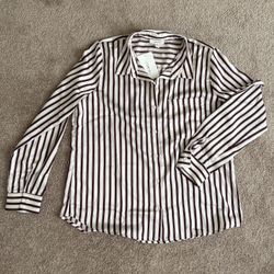 Women Size M Button Up 