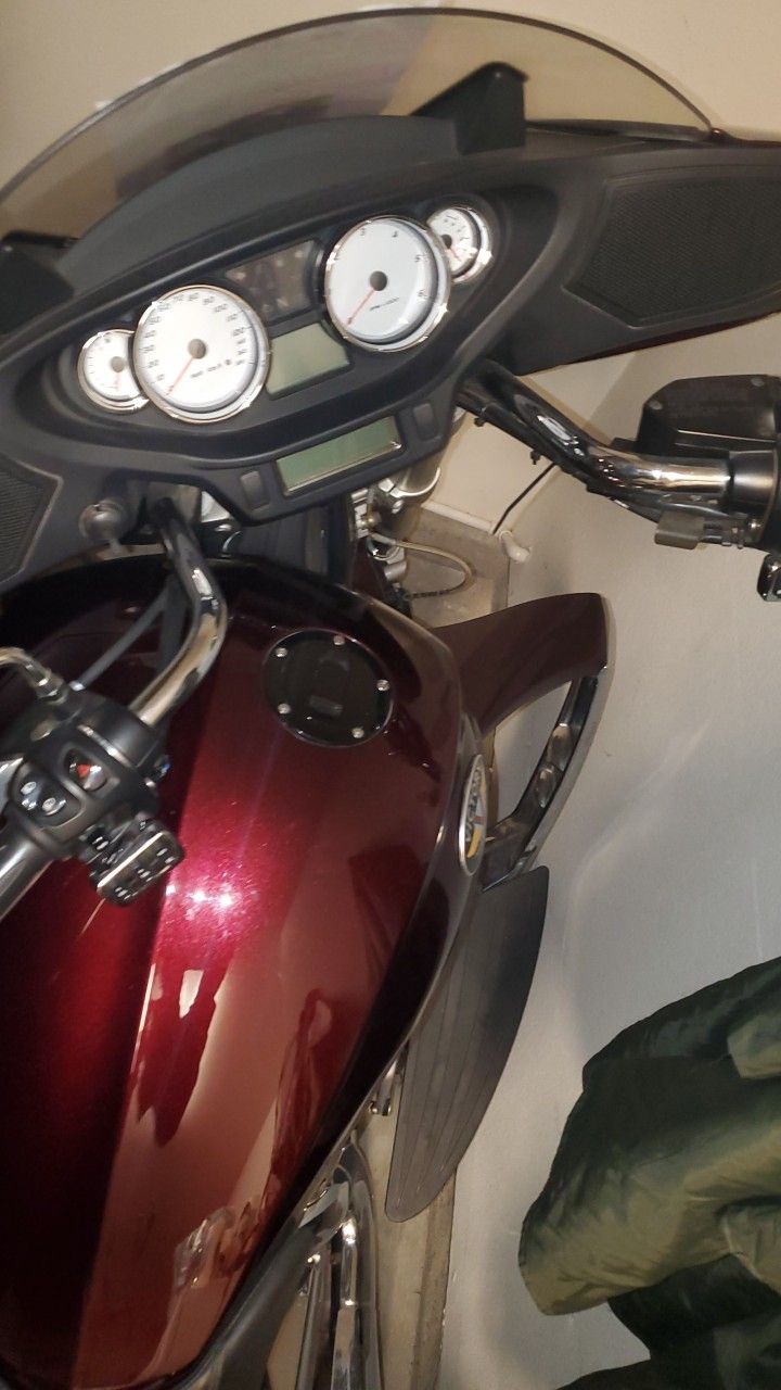 2010 VIctory Cross Country, Not Yamaha , Honda, Indian , Harley davidson