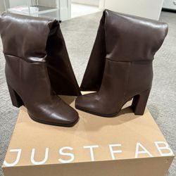 Size 5.5 CHOCOLATE BROWN BOOTS NEW