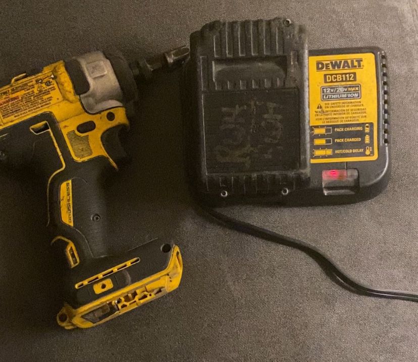 DeWalt Cordless 1/4 Inch Power Drive Impact With Battery And Battery Charger