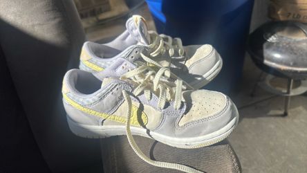2y girl Nikes