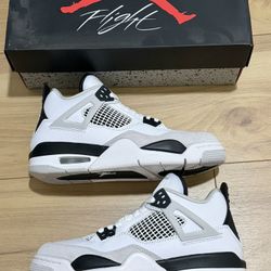 Air Jordan 4 Military Black