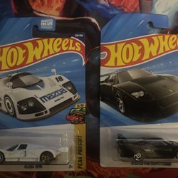 A Ferrari F40 hot wheel error and hot wheel mazda 787B error