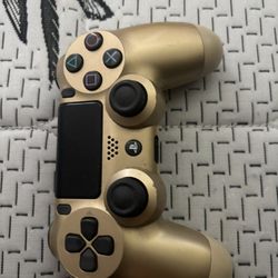 PS4 CONTROLLER 