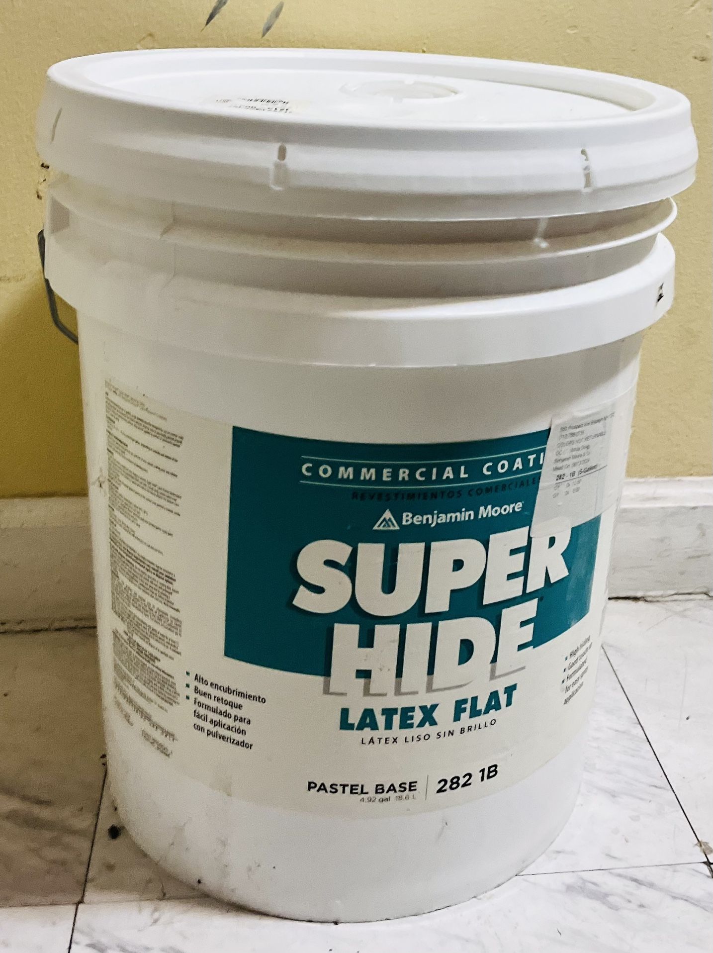 Súper Hide, Latex Flat , Benjamin Moore , 5 Gal.