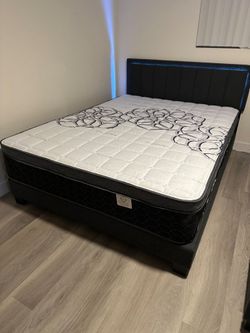 King size Mattress Pillow top new bedframe not included sold separately