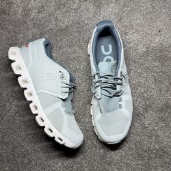 Size 6 Women's On Cloud 5