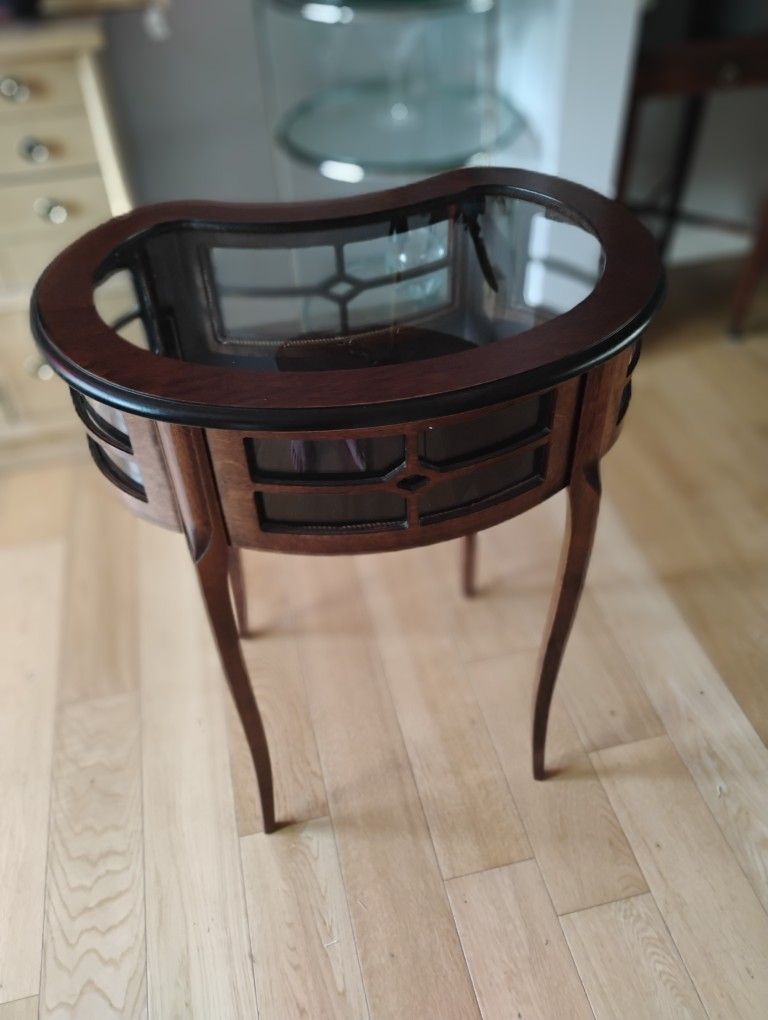 19th Century Kidney Shaped Curio Display Table.