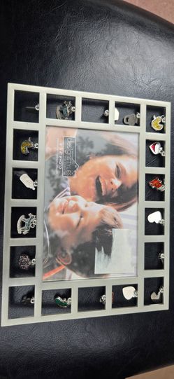 Metal picture frame