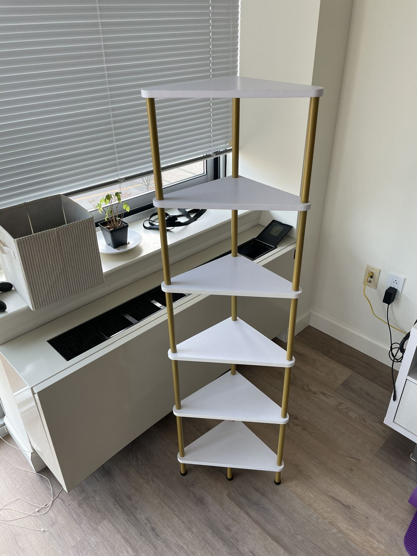 6 Tier Wall Corner Triangle Shelf White/Gold